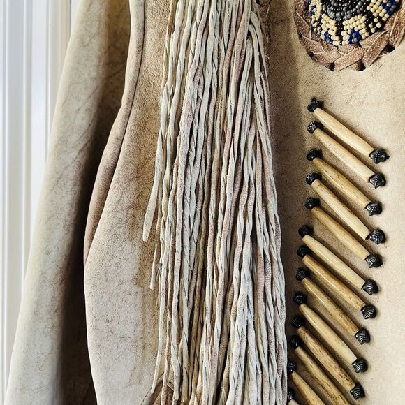 Vintage Tribe America Leathers Western Fringe Warrior Jacket Beaded Bone 6 USA - Picture 7 of 16